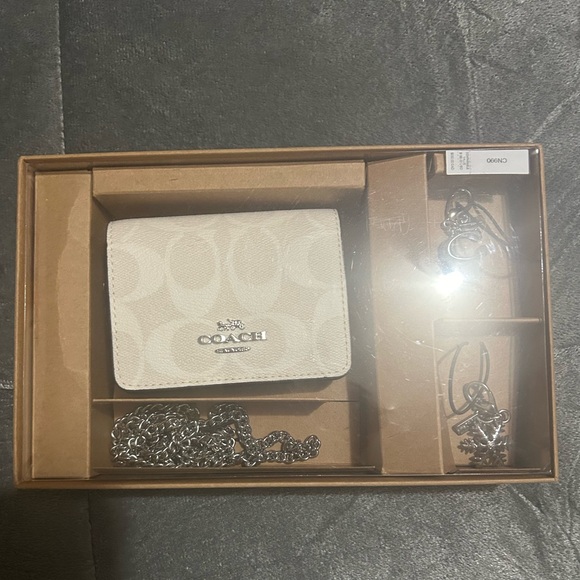 NWT COACH Boxed Mini Wallet On A Chain In Signature Canvas white & silver - Picture 5 of 5